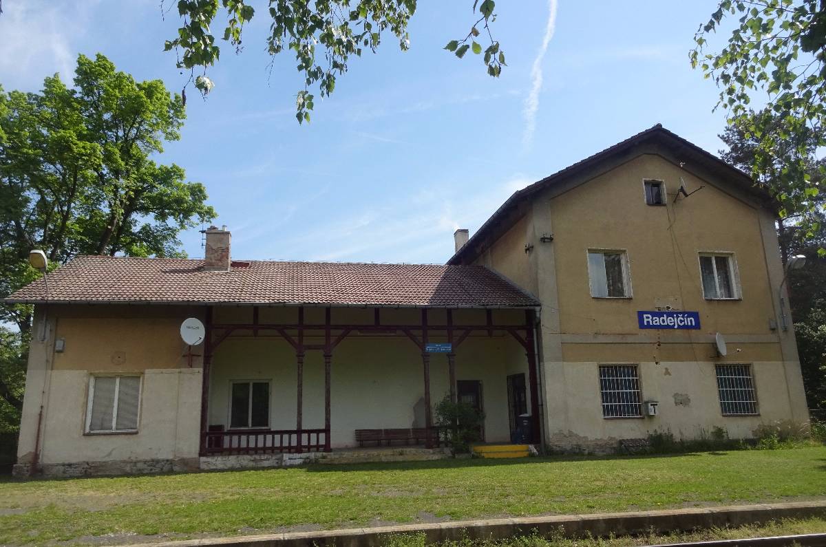 01-radejcin-nadrazi.jpg