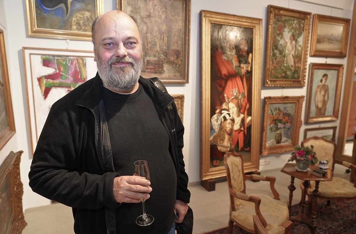 Stárneme a stáváme se karikaturami sebe sama, říká Petr Jarchovský, v jehož novele o domácí péči se může kdokoliv poznat